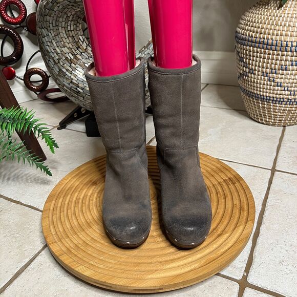 UGG Lynnea Brown Suede Leather Ankle Fold Over Booties Women’s Size 5 US - Picture 2 of 16